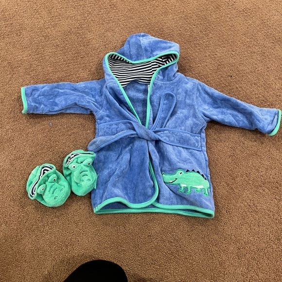 Carter’s Baby Boy Robe With Matching Slippers - Picture 1 of 3